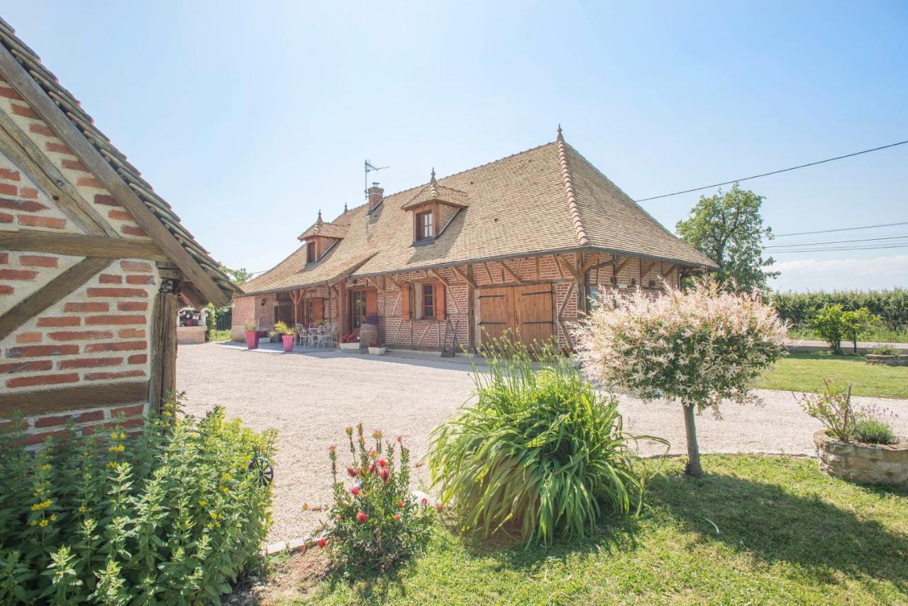 La Maison Du Bonheur Saint-Martin-en-Bresse Exterior photo