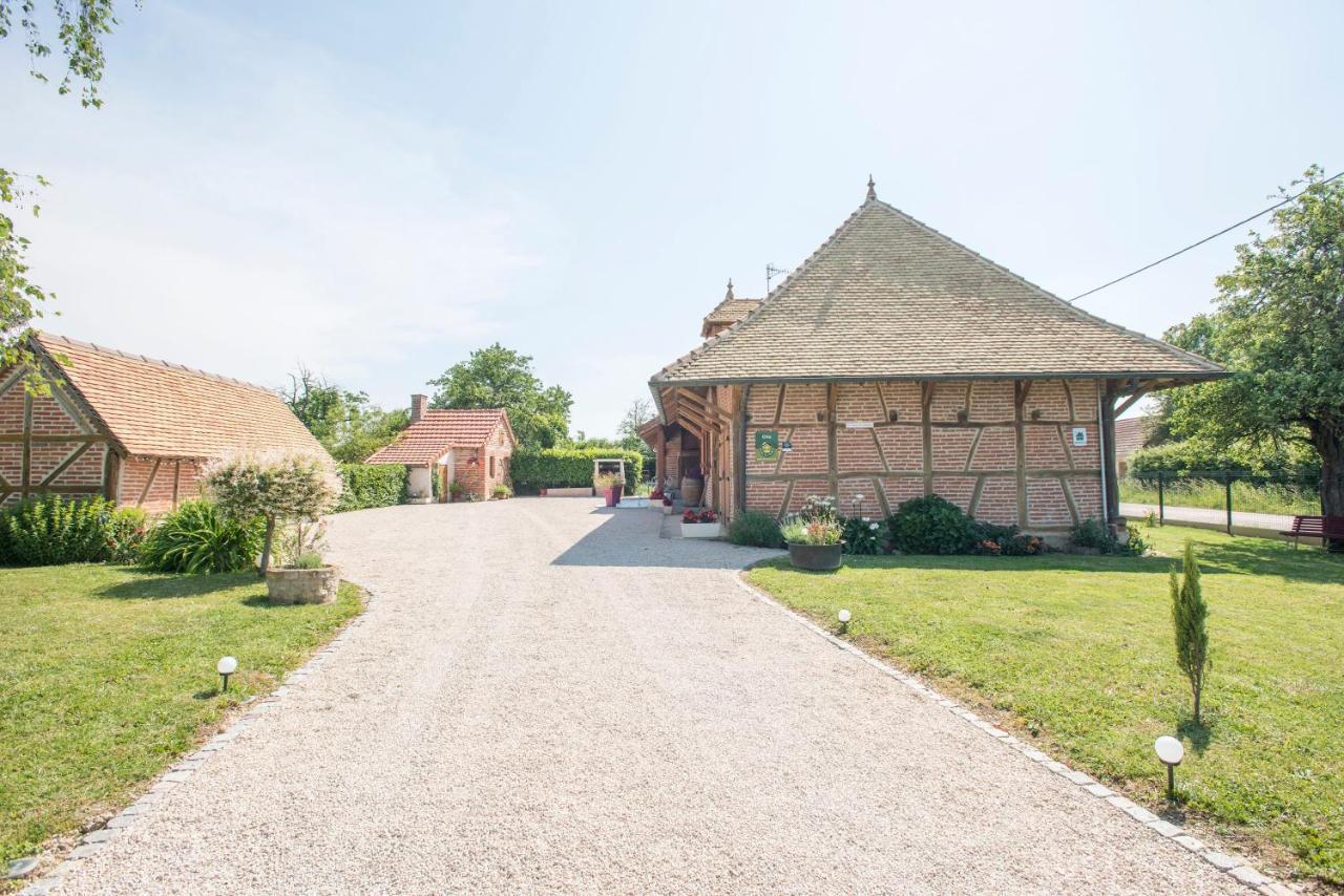La Maison Du Bonheur Saint-Martin-en-Bresse Exterior photo